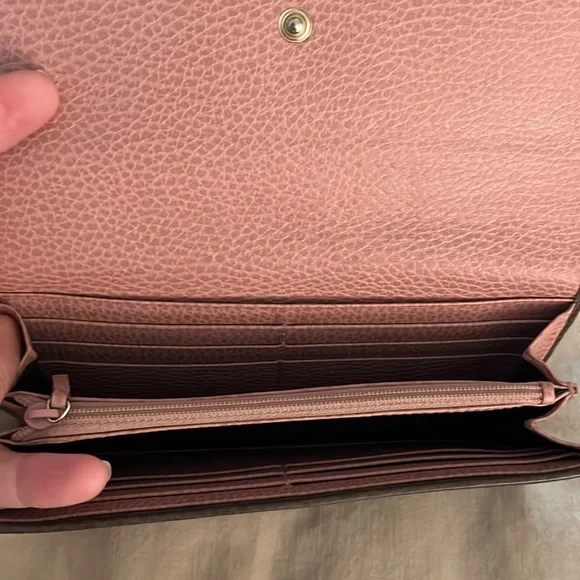 GUCCI.  CLASSIC.  Fits a Apple iPhone perfectly!!!  Euc. - Picture 4 of 14